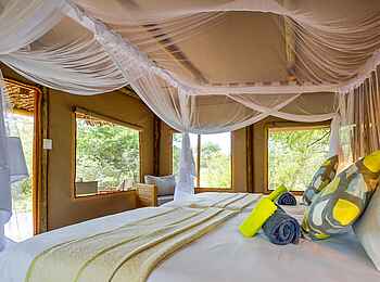 Leopard Plains: Gemachtes Bett Leopard Plains: Gemachtes Bett