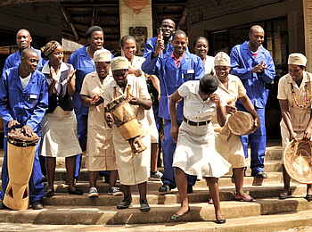 Musangano Lodge: Tanzeinlage des Teams