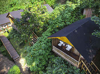 Buhoma Lodge: Chalet mit Balkon