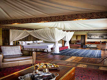 Duba Plains Suite: Gästezelt Blick hinein
