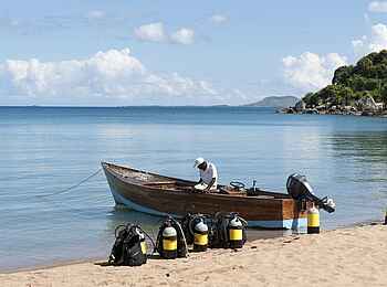 Kaya Mawa: Vorbereitungen zu einem Tauchgang