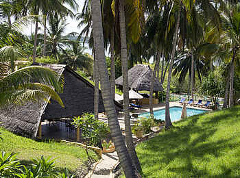 Kinasi Lodge: Bar direkt am Pool Kinasi Lodge: Bar direkt am Pool