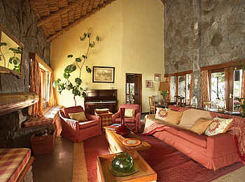 Loldia House: Die Lounge des Hauptgebäudes Loldia House: Die Lounge des Hauptgebäudes