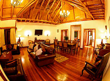 Mweya Safari Lodge: Queens Cottage Wohnzimmer