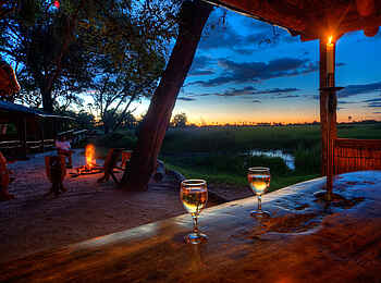 Oddball's Camp: Bar und Boma