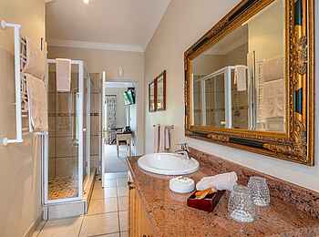 Oliver's: Standard Room Badezimmer Oliver's: Standard Room Badezimmer