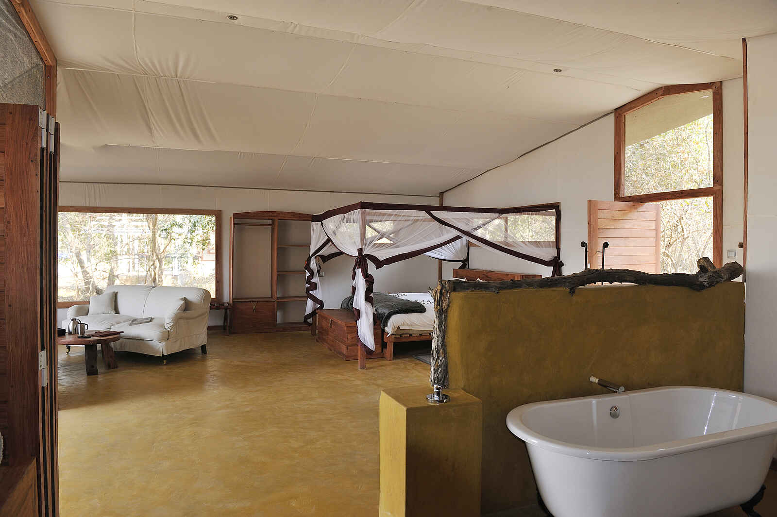 Potato Bush Camp: Blick in ein Zelt Potato Bush Camp: Blick in ein Zelt