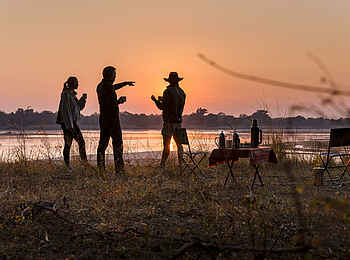 Sanguni Safari Lodge: Sonnenaufgang 