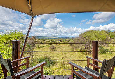 Tarangire Kuro Treetops Lodge: Veranda Tarangire Kuro Treetops Lodge: Veranda