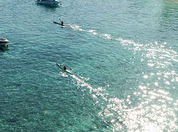 Constance Sakoa Boutik: Kayaking Constance Sakoa Boutik: Kayaking