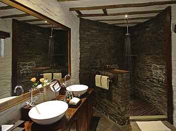 Klein's Camp: Edles Badezimmer