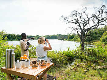 Papa´s Camp: Kaffee am Fluss