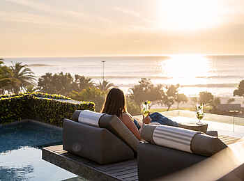 POD Camps Bay Boutique Hotel: Pooldeck mit Aussicht