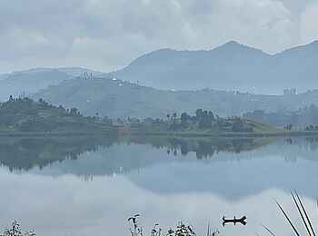 Sambora Kinigi Lodge: Twin Lakes