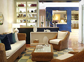 The Plettenberg: Gemütliche Lounge neben Boutique des Hotels