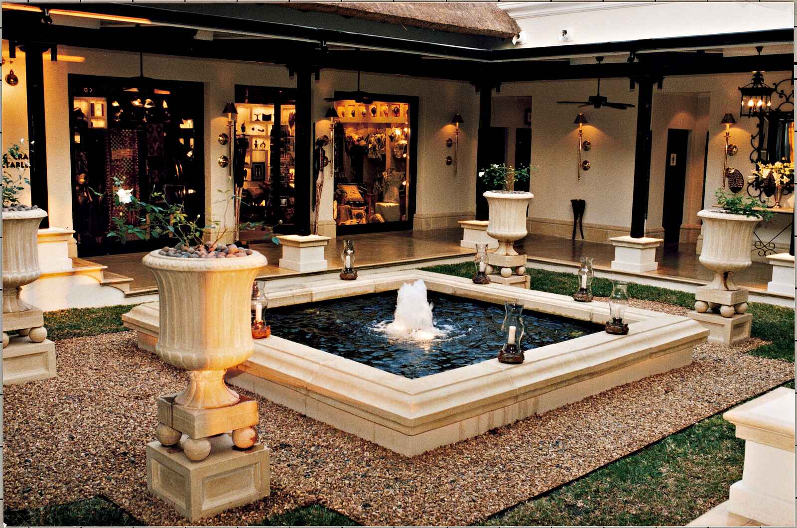 The Royal Livingstone: Innenhof mit Brunnen The Royal Livingstone: Innenhof mit Brunnen