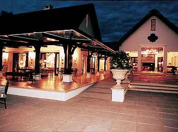 The Royal Livingstone: Nächtlicher Blick in die Lounge The Royal Livingstone: Nächtlicher Blick in die Lounge