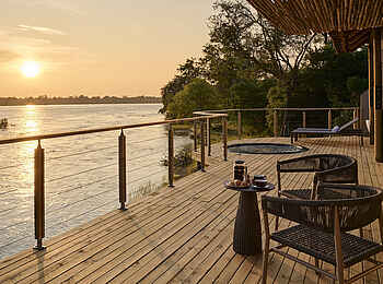Victoria Falls Rapid View Villa: Die Terrasse mit Bick auf den Zambezi