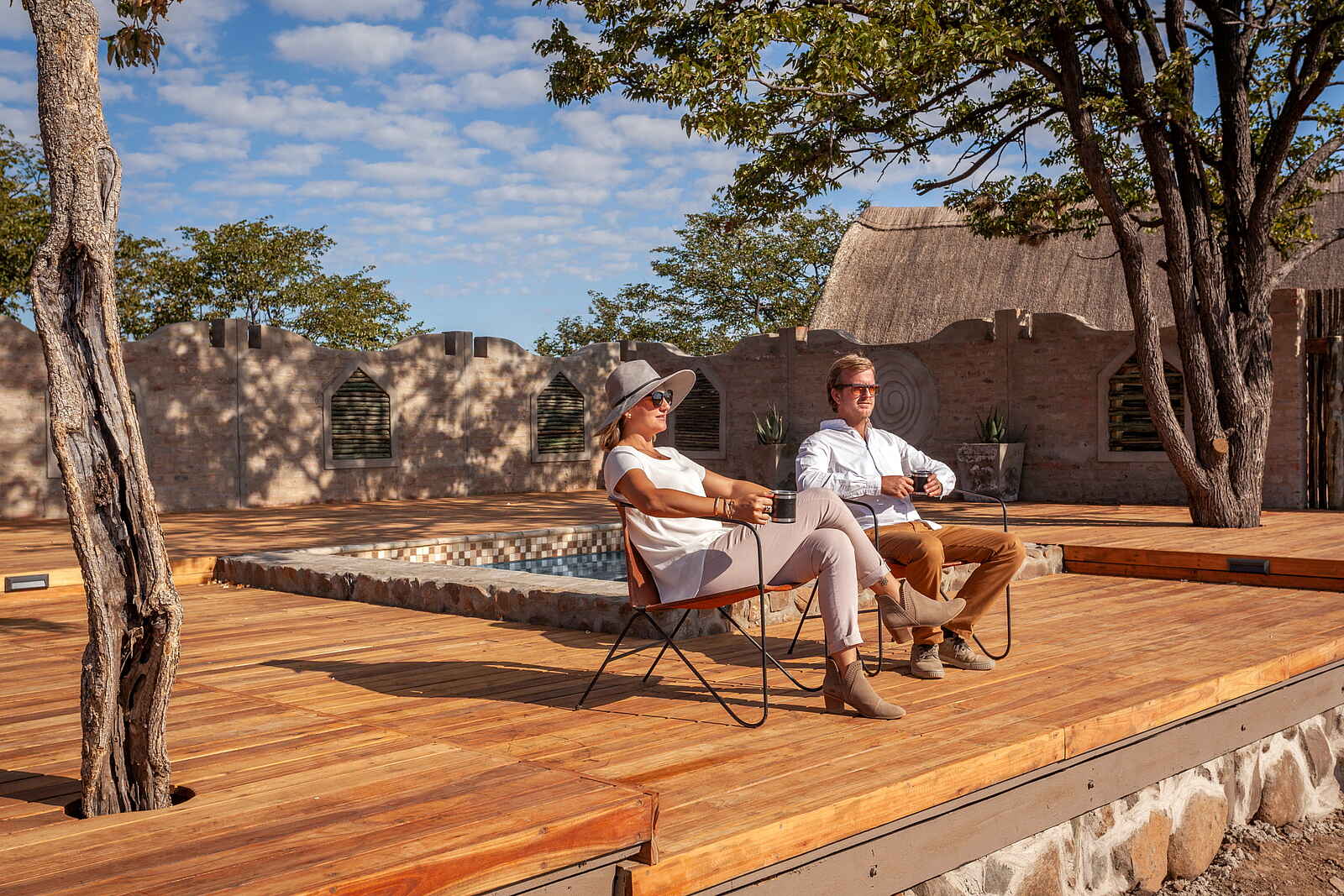 Deka Camp: Entspannung auf dem Pooldeck Deka Camp: Entspannung auf dem Pooldeck