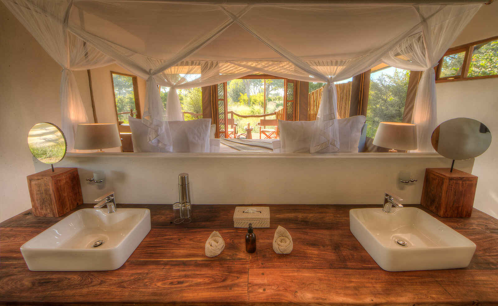 Nokanyana Camp: Doppelwaschbecken Nokanyana Camp: Doppelwaschbecken