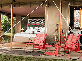 Angama Safari Camp: Gästezelt Terrasse Angama Safari Camp: Gästezelt Terrasse