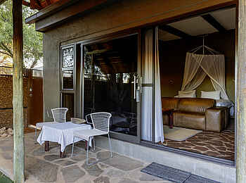 Bagatelle Kalahari Game Ranch: Pool Room Terrasse