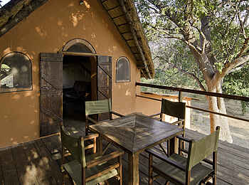 Flatdogs Camp: Großes Deck vor dem Familienchalet Flatdogs Camp: Großes Deck vor dem Familienchalet