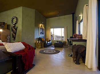 Okonjima Bush Camp: Suite-Einrichtung