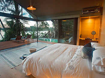 Thorntree River Lodge: Doppelbett und Klimaanlage Thorntree River Lodge: Doppelbett und Klimaanlage