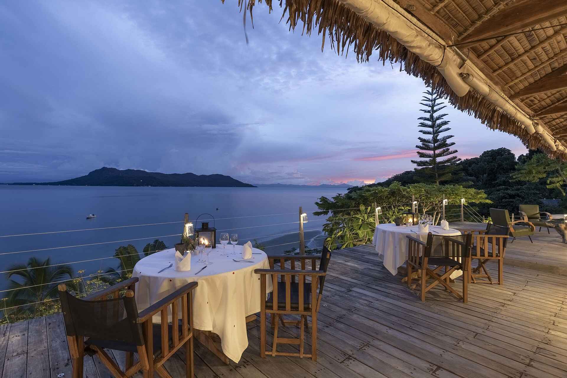 Time + Tide Tsara Komba: Dinner auf der Restaurant Terrasse Time + Tide Tsara Komba: Dinner auf der Restaurant Terrasse