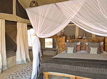 Ubuntu Migration Camp: Family Tent Bett