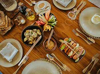 Wilderness Usawa Serengeti: Gäste werden kulinarisch verwöhnt Wilderness Usawa Serengeti: Gäste werden kulinarisch verwöhnt