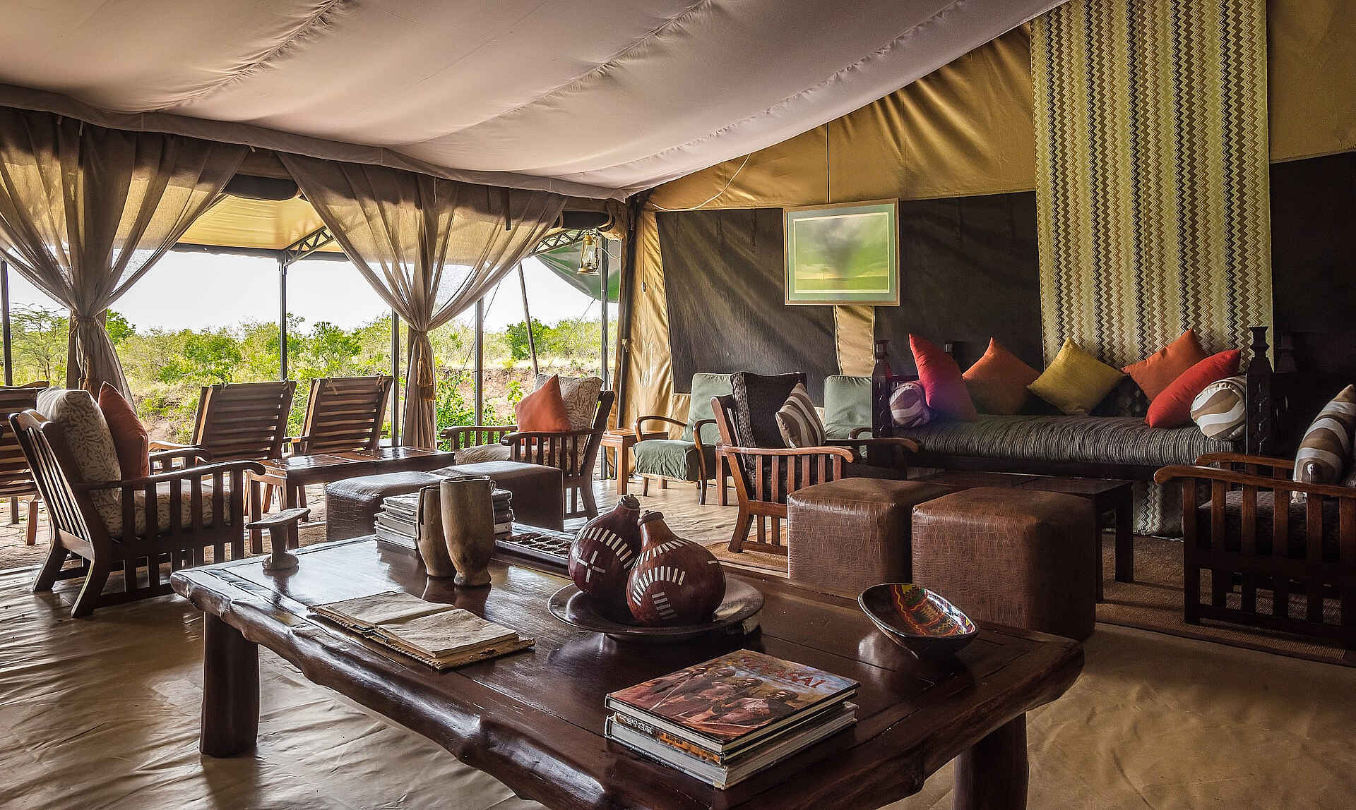 Ilkeliani Camp: Die überdachte Lounge Camp, Ilkeliaki, Ilkeliaki Camp, Kenia, Kenya, Safari