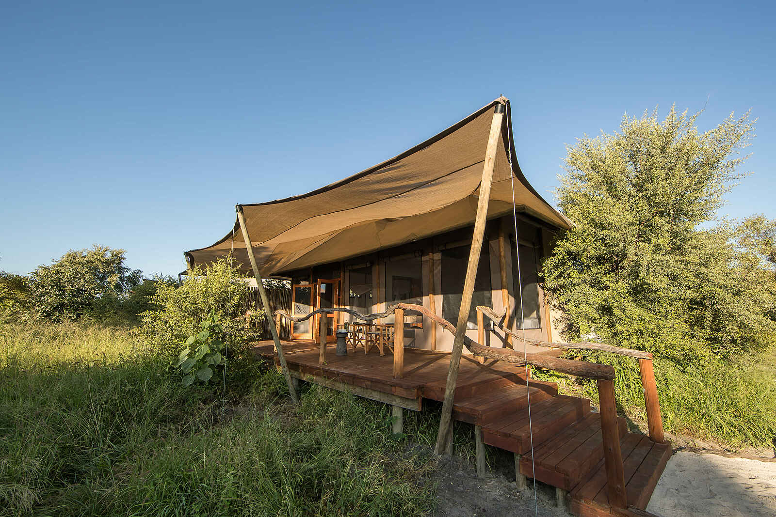 Nokanyana Camp: Treppe zur Unterkunft Nokanyana Camp: Treppe zur Unterkunft