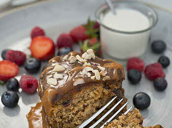 Stanley and Livingstone Boutique Hotel: Nachspeise mit Kuchen und Früchten Stanley and Livingstone Boutique Hotel: Nachspeise mit Kuchen und Früchten