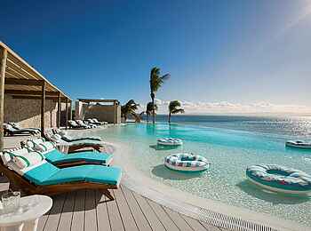 Time + Tide Miavana: Infinity Pool