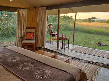 Encounter Mara Camp: Blick aus einem Gästezelt Encounter Mara Camp: Blick aus einem Gästezelt