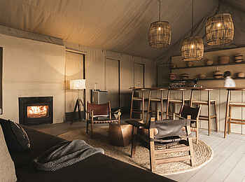 Linkwasha Camp: Bar Linkwasha Camp: Bar