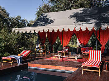 Mbamba: Der Pool Mbamba: Der Pool