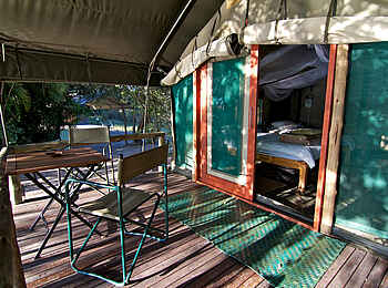 Ndhovu Safari Lodge: Gästezelteingang Ndhovu Safari Lodge: Gästezelteingang