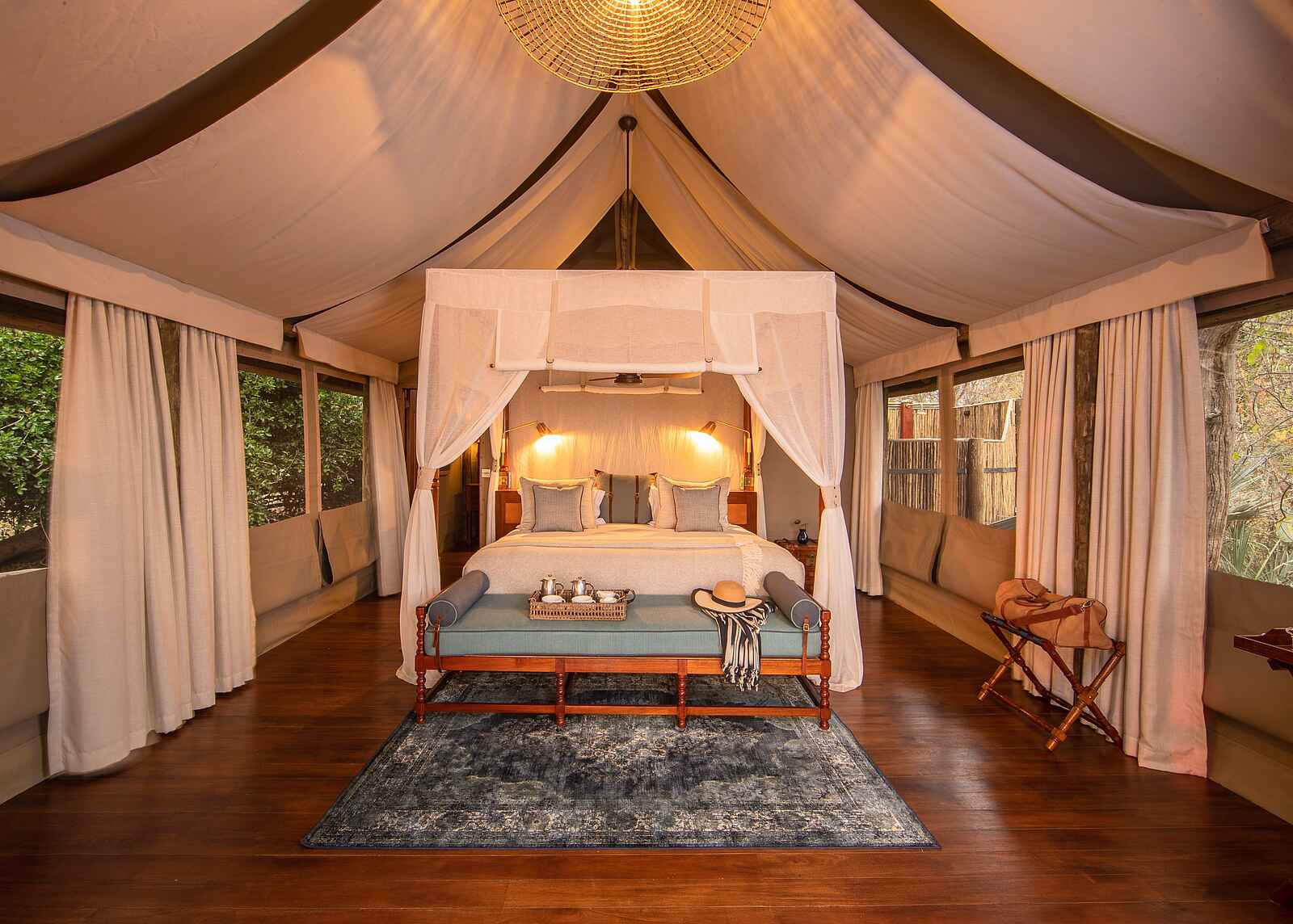 Shinde Lodge: Gästezelt mit Doppelbett Shinde Lodge: Gästezelt mit Doppelbett