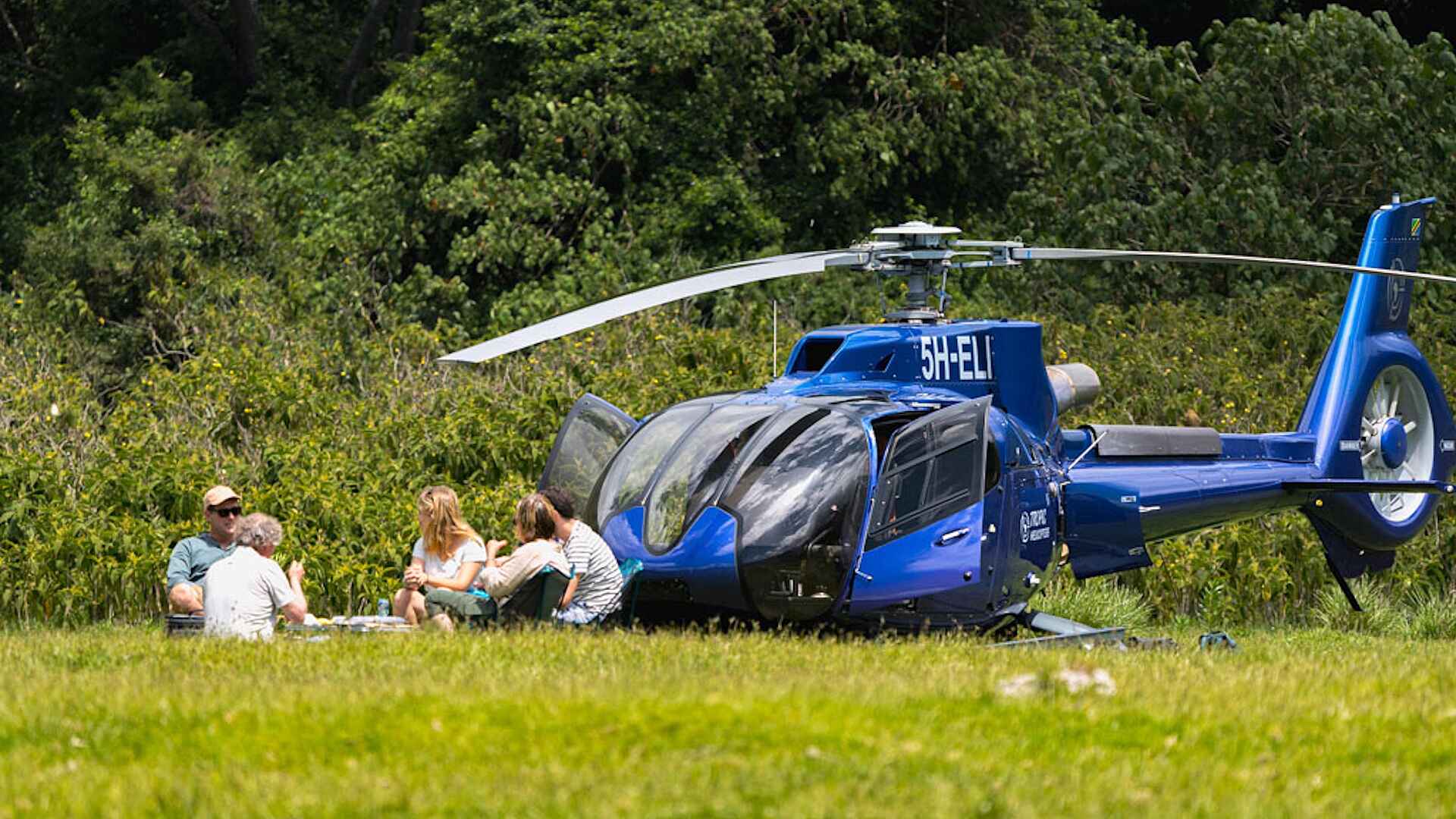 Warangi Ridge Lodge: Helikopter