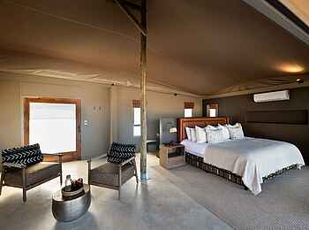 Hoanib Elephant Camp: Schlafbereich mit Sitzecke