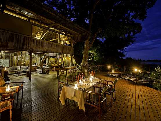 Jacana Camp: Abend auf dem Deck