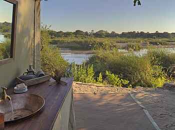 Kichaka Expeditions: Waschbecken unter freiem Himmel