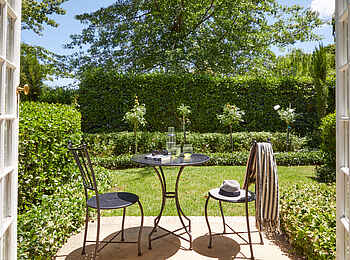 La Clé Lodge: Courtyard Room Terrasse La Clé Lodge: Courtyard Room Terrasse