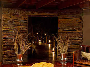 Lagoon Camp: Lounge am Abend Lagoon Camp: Lounge am Abend