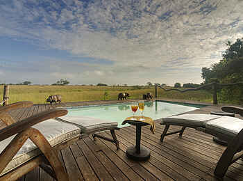 Lebala Camp: Swimmingpool-Deck