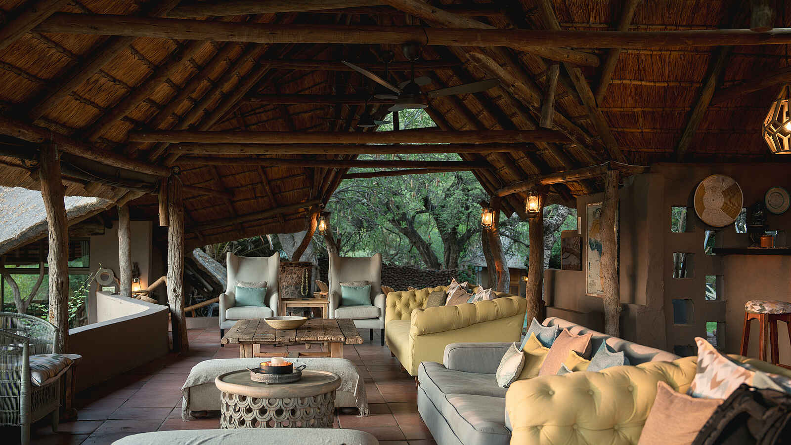 Mashatu Lodge: Lounge Mashatu Lodge: Lounge