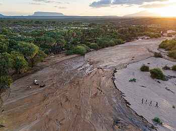 Saruni Rhino: Am Fluß Saruni Rhino: Am Fluß